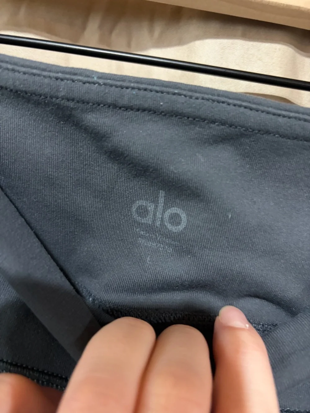 ALO Yoga inseam 28”